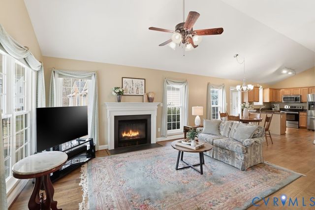 124 Kennon Pointe Ct, Colonial Heights, VA 23834