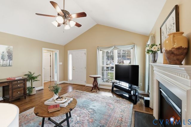 124 Kennon Pointe Ct, Colonial Heights, VA 23834