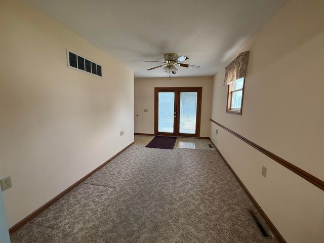 532 Montrose St., Salina, KS 67401