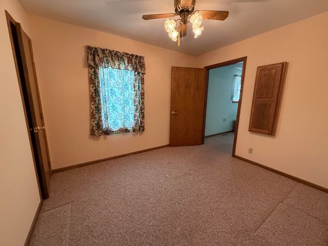 532 Montrose St., Salina, KS 67401