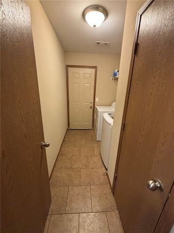 1202 SW Quartz Avenue 1, Bentonville, AR 72712
