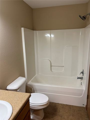 1202 SW Quartz Avenue 1, Bentonville, AR 72712