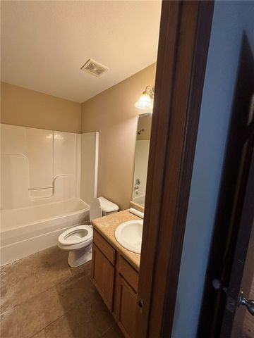 1202 SW Quartz Avenue 1, Bentonville, AR 72712