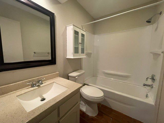 7536 Meadowlark Lane N, Watauga, TX 76148