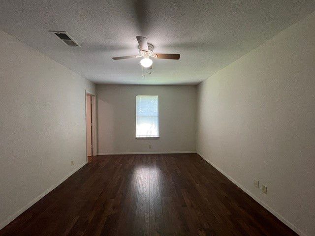7536 Meadowlark Lane N, Watauga, TX 76148