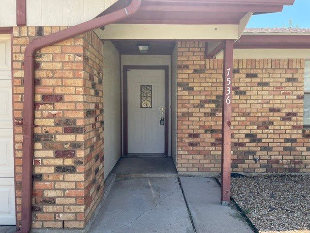 7536 Meadowlark Lane N, Watauga, TX 76148