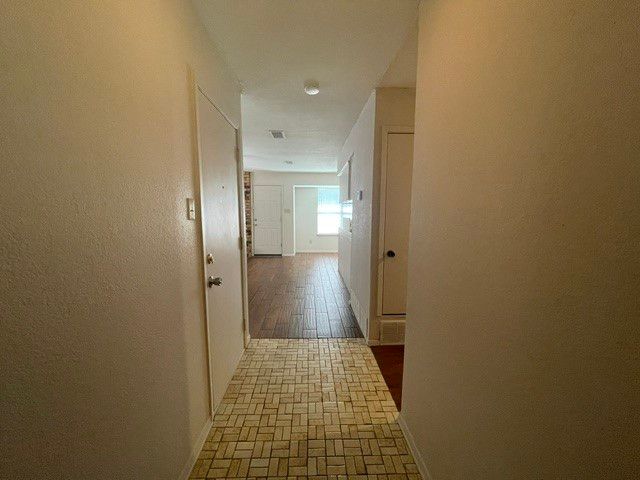 7536 Meadowlark Lane N, Watauga, TX 76148