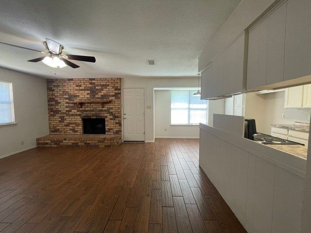 7536 Meadowlark Lane N, Watauga, TX 76148