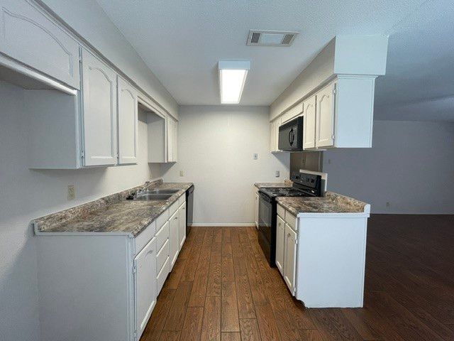 7536 Meadowlark Lane N, Watauga, TX 76148