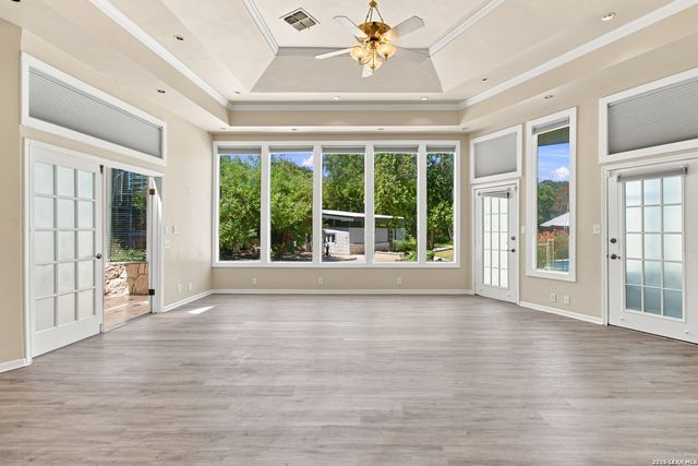 10011 Southwell Road, San Antonio, TX 78240