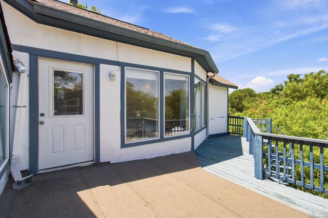 10011 Southwell Road, San Antonio, TX 78240