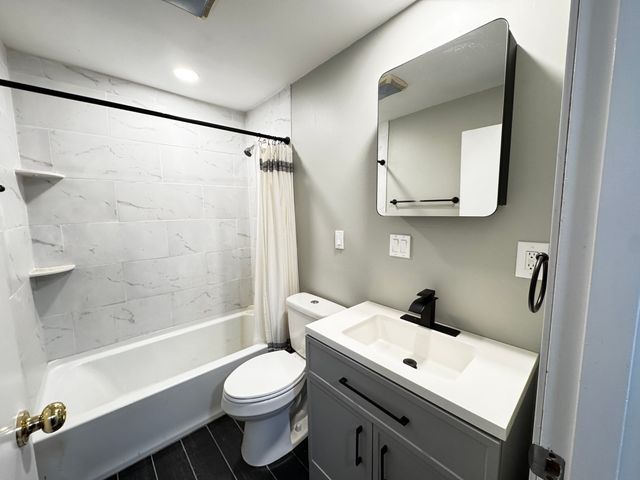 32 Bradford Street 17, Concord, MA 01742