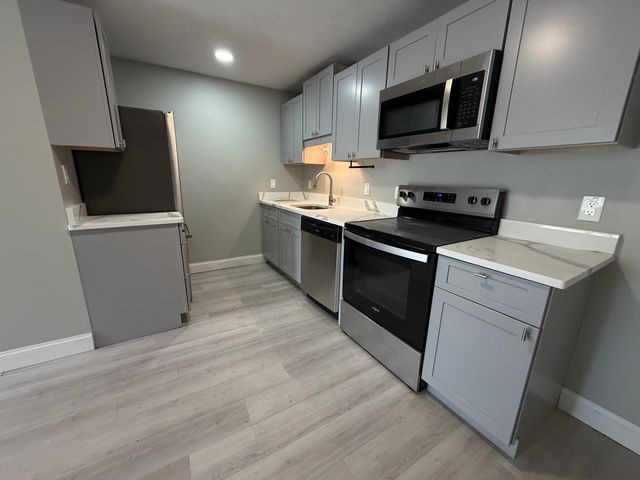 32 Bradford Street 17, Concord, MA 01742