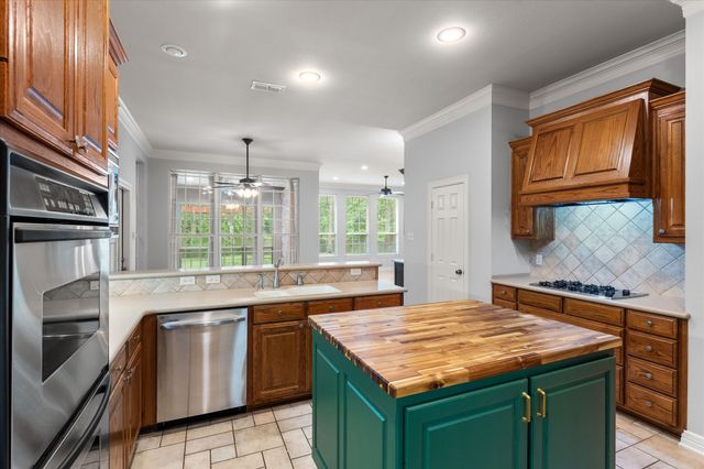 11240 Marsh Wren Circle, Flint, TX 75762