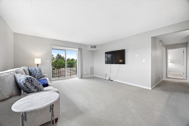 1 Bloomingdale Place 502, Bloomingdale, IL 60108