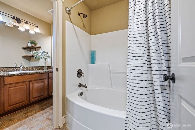 7018 100th Street E, Puyallup, WA 98373