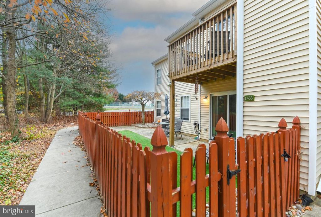 1433 TRISTRAM CIR, Mantua, NJ 08051