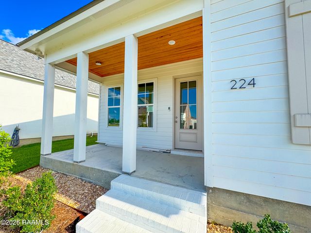 224 Trail Pointe Drive, Scott, LA 70583
