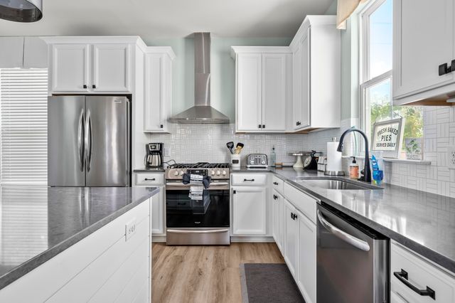 1663 Indy Drive, North Charleston, SC 29405