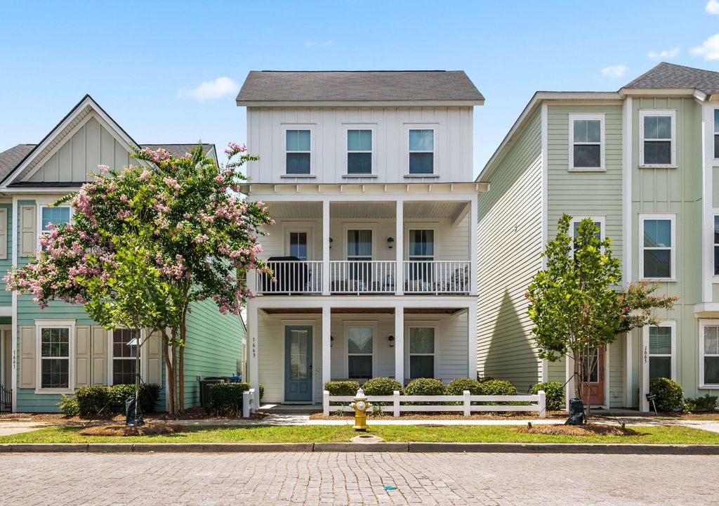 1663 Indy Drive, North Charleston, SC 29405