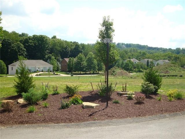 400 Forest Estates Dr, Upper St Clair, PA 15241