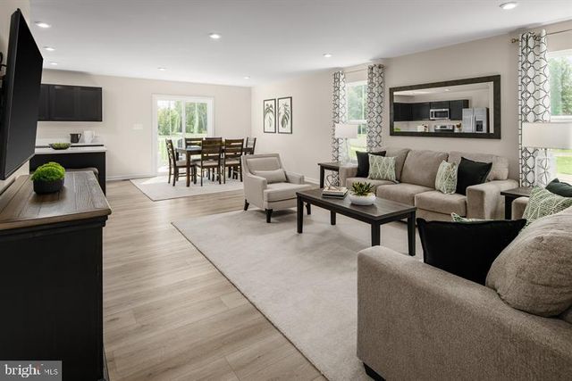 110 EAGLE DR, Gettysburg, PA 17325