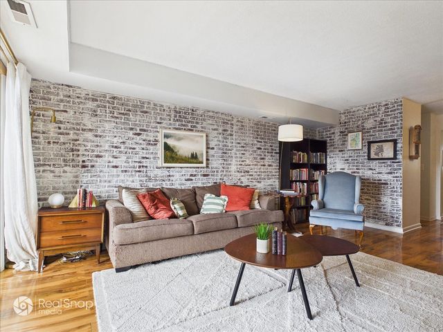 113 W Brandon Court E31, Palatine, IL 60067