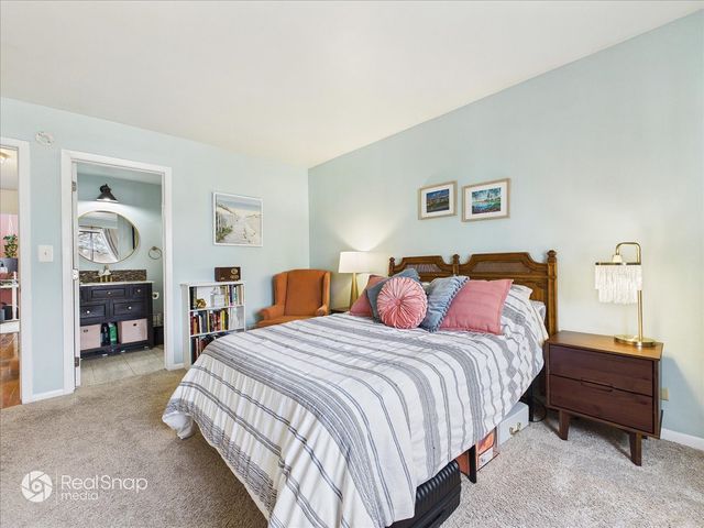 113 W Brandon Court E31, Palatine, IL 60067