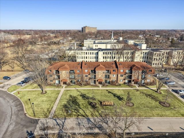 113 W Brandon Court E31, Palatine, IL 60067