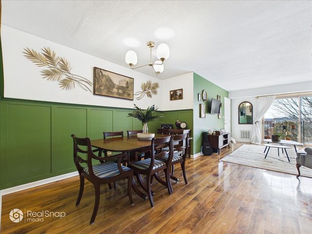 113 W Brandon Court E31, Palatine, IL 60067