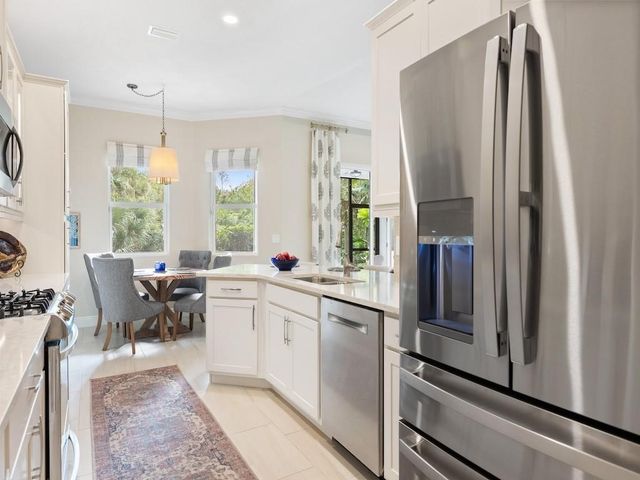 2582 Saint Lucia Circle, Vero Beach, FL 32967