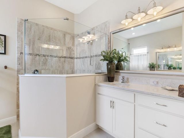 2582 Saint Lucia Circle, Vero Beach, FL 32967