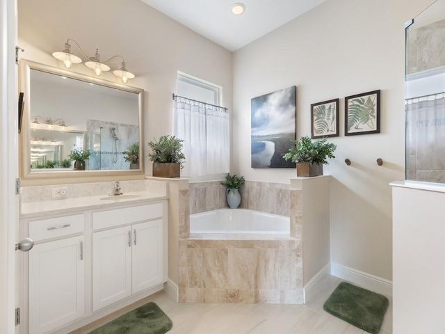 2582 Saint Lucia Circle, Vero Beach, FL 32967