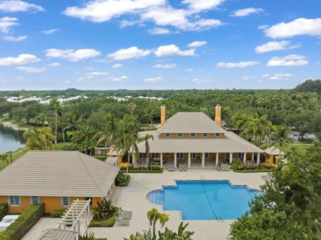 2582 Saint Lucia Circle, Vero Beach, FL 32967
