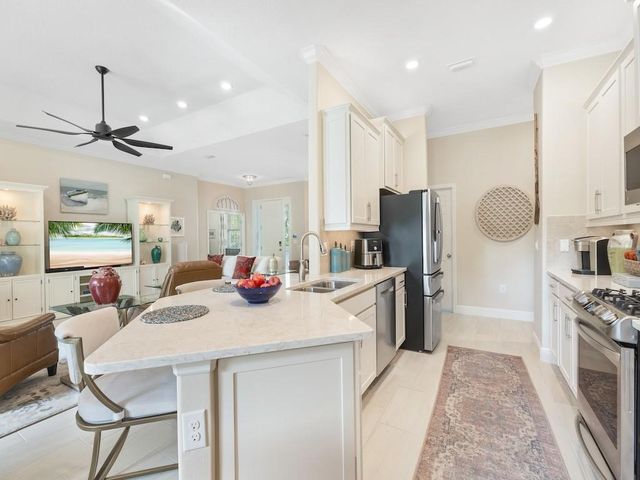 2582 Saint Lucia Circle, Vero Beach, FL 32967