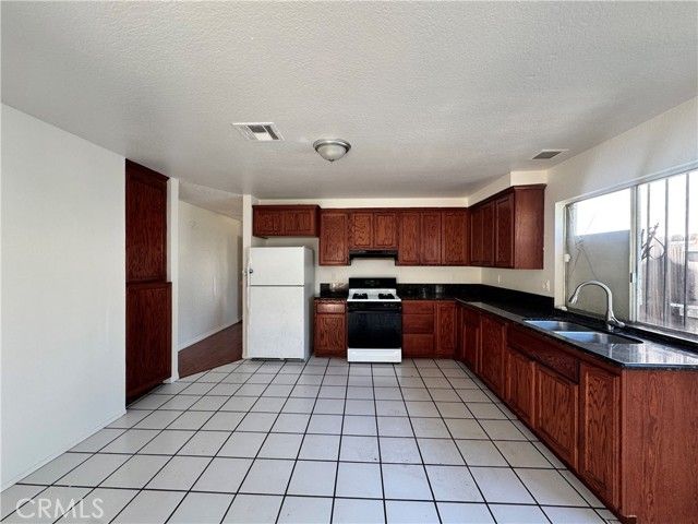 255 S Golden Avenue, San Bernardino, CA 92408