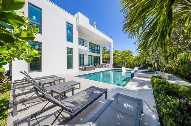 2001 Marietta Drive, Fort Lauderdale, FL 33316