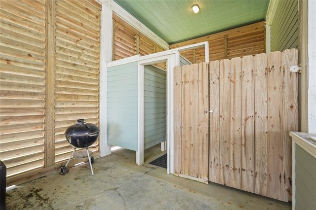 2493 Howell, Crystal Beach, TX 77650