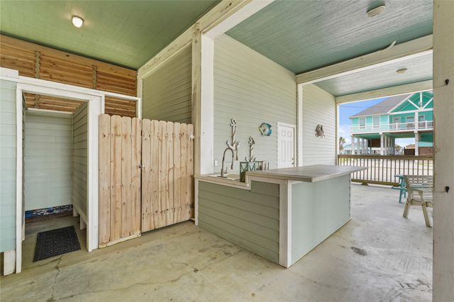 2493 Howell, Crystal Beach, TX 77650