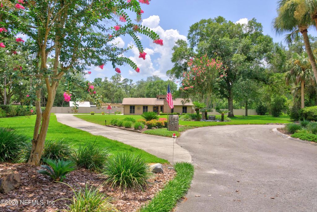 1555 SURREY GLEN Cove, Middleburg, FL 32068