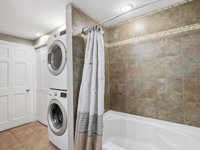 7 Nevens Street, Hudson, NH 03051