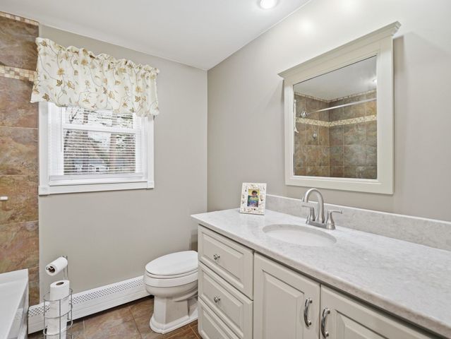7 Nevens Street, Hudson, NH 03051