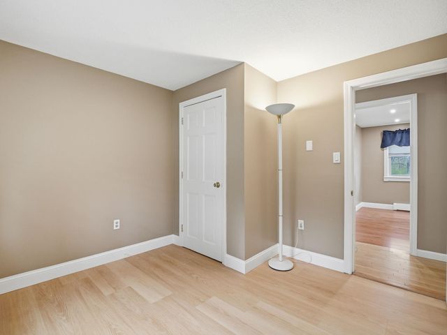 7 Nevens Street, Hudson, NH 03051
