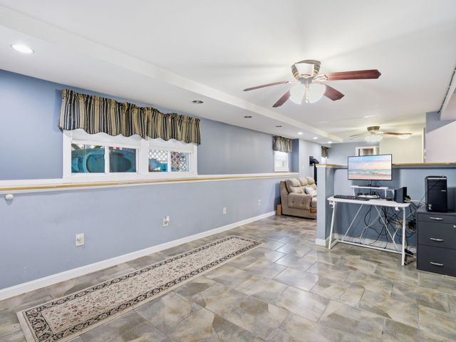 7 Nevens Street, Hudson, NH 03051