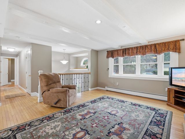 7 Nevens Street, Hudson, NH 03051