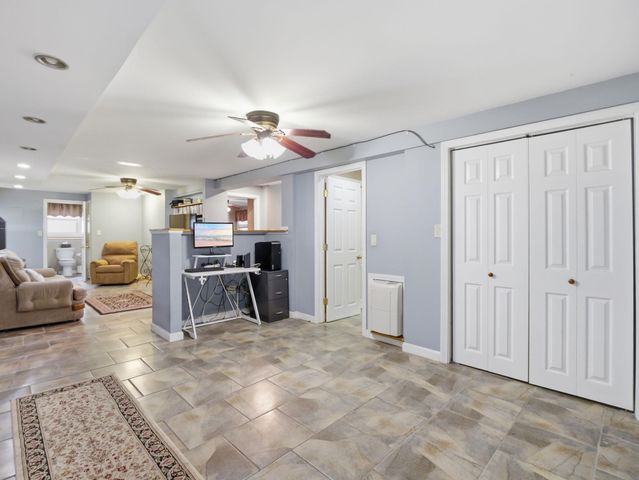 7 Nevens Street, Hudson, NH 03051