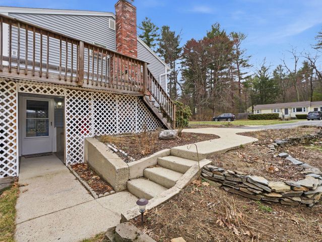 7 Nevens Street, Hudson, NH 03051