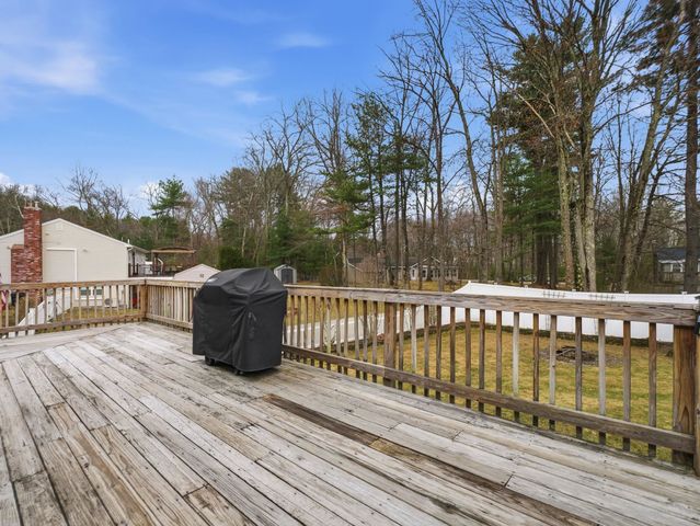 7 Nevens Street, Hudson, NH 03051