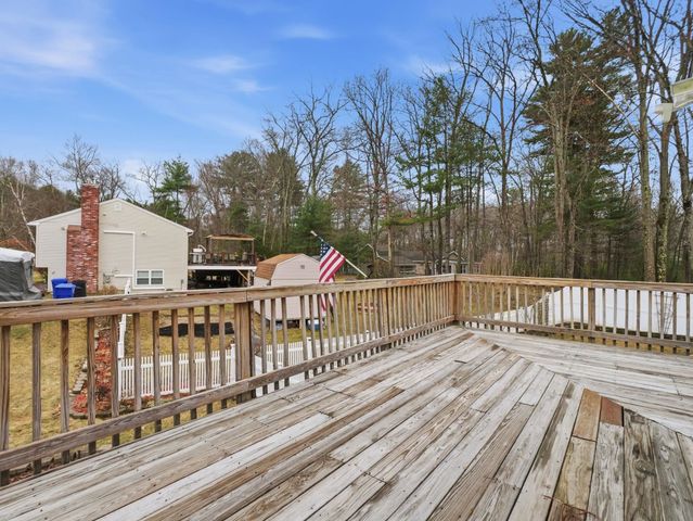 7 Nevens Street, Hudson, NH 03051