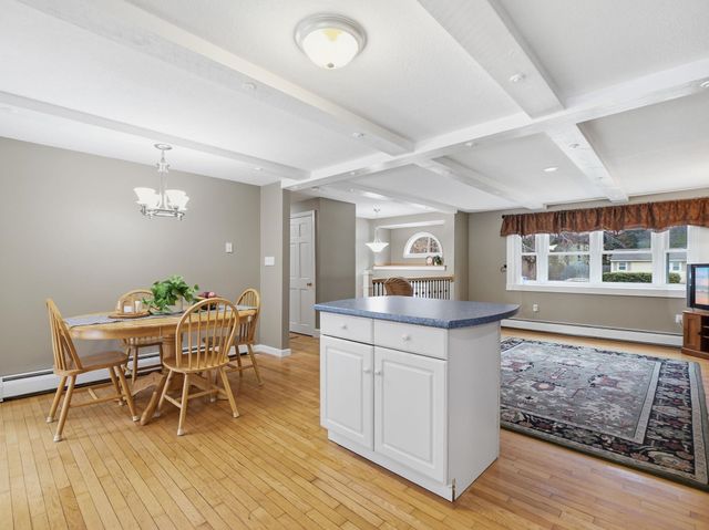 7 Nevens Street, Hudson, NH 03051